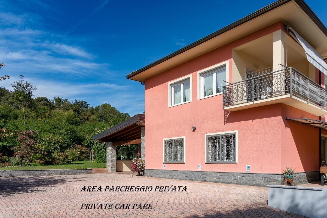 מאינה La Rosa Tra I Laghi B&B מראה חיצוני תמונה